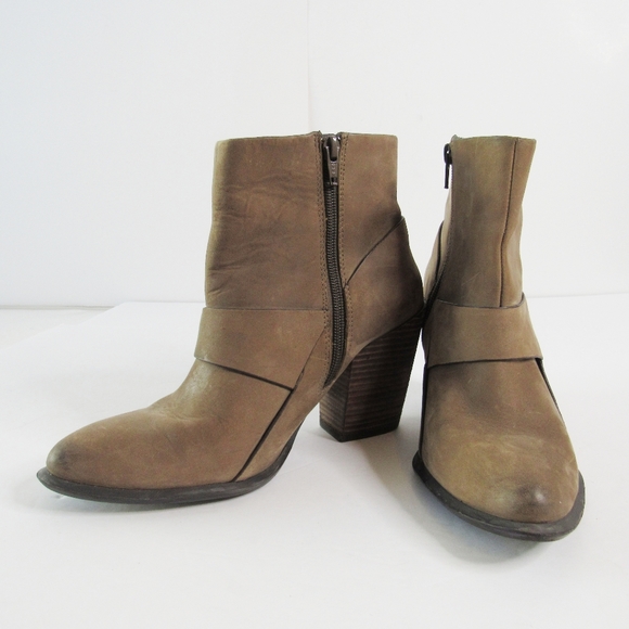 ALDO Tan/Brown Strappy Block Heel, Booties SZ 7.5 - Picture 4 of 9